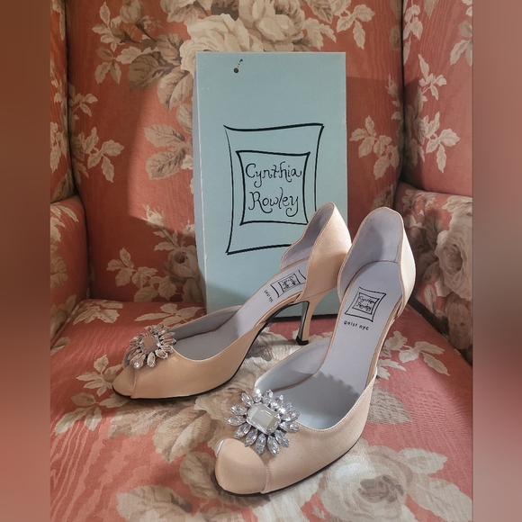 RARE Cynthia Rowley Golden Beige Satin Embelished Heels NWT 9.5 - Picture 3 of 10